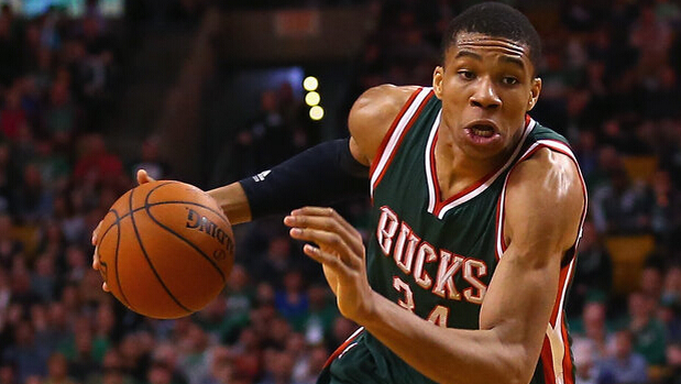 湖人内讧实锤！拉拉维亚直指内部脱节，雷迪克暗讽某人，难怪连败（湖人更衣室风波坐实：拉拉维亚直言队内脱节，雷迪克含沙射影，连败有因）