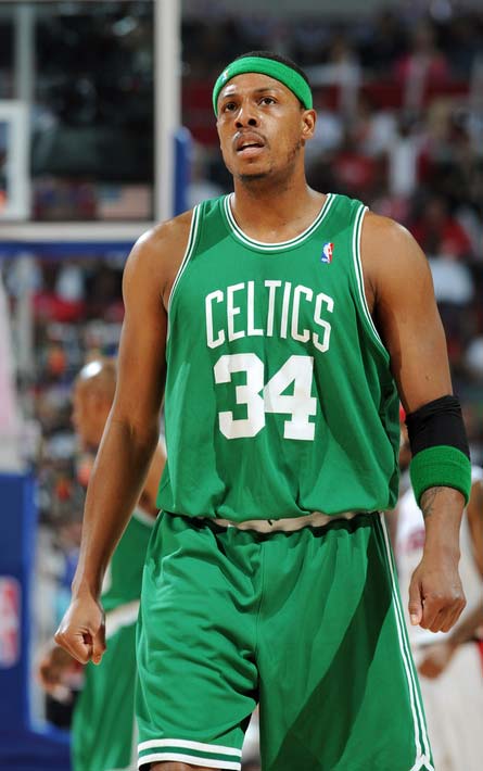 切尔西开放入场体验，可穿球鞋在斯坦福桥罚点球，价格175欧（切尔西上线球迷入场体验：可穿球鞋在斯坦福桥主罚点球，售价175欧元）