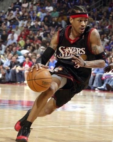 3-2,29岁拜仁旧将萨内1球1助,率队揽36分领跑,领先穆帅前东家4分（3-2！29岁前拜仁球员萨内传射立功，球队积36分居首，领先穆帅旧主4分）