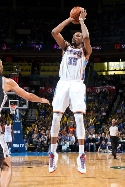 小天畅聊体育：忍无可忍！赛季结束不夺冠即将卷铺盖走人的五位主教练！ 第五位：泰伦（小天聊体育：忍到极限！赛季若无冠这五位主帅恐将下课，第五位——泰伦·卢）