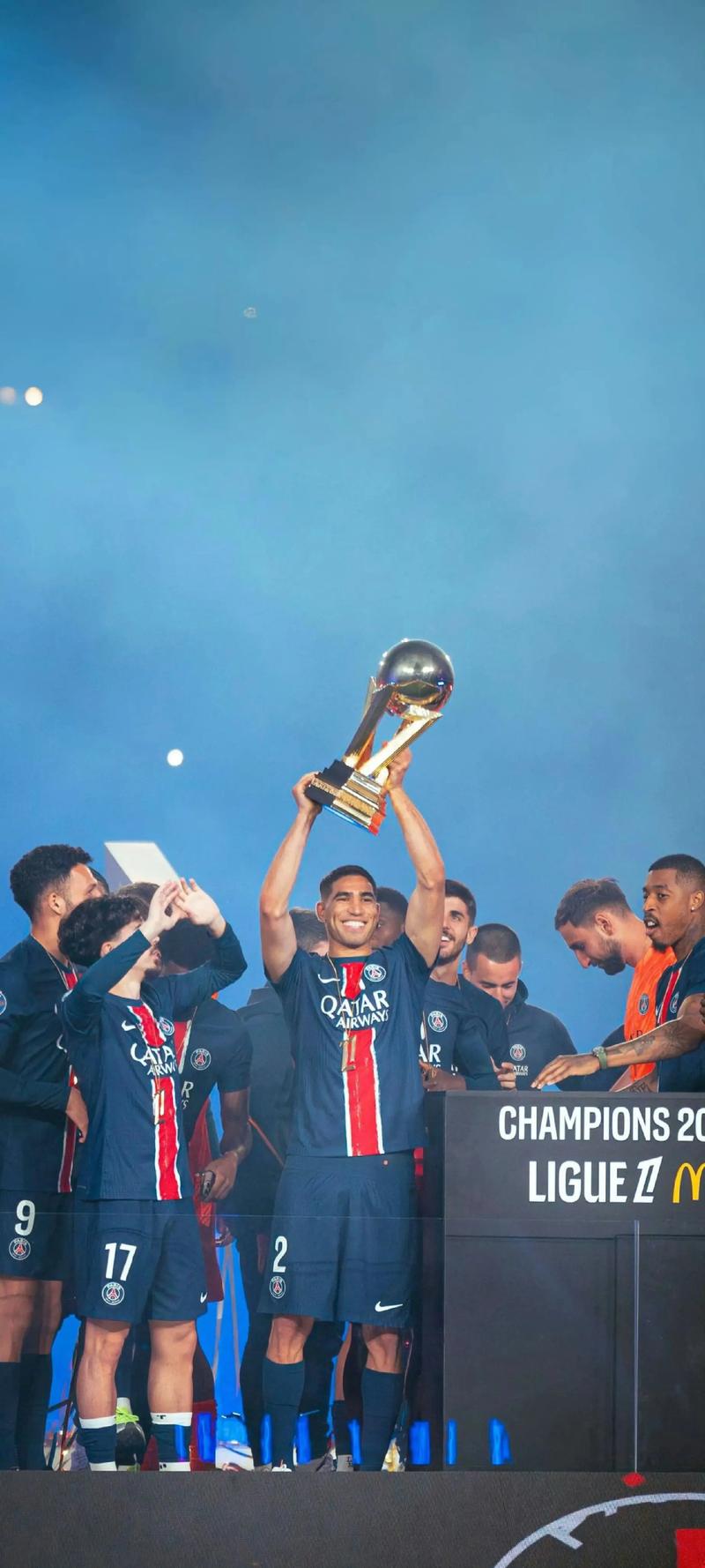 中国足球最悲情球队！梅州客家降级，球迷：再也不相信奇迹了！（梅州客家遗憾降级：中国足坛再现悲情，球迷直言不再期待奇迹）