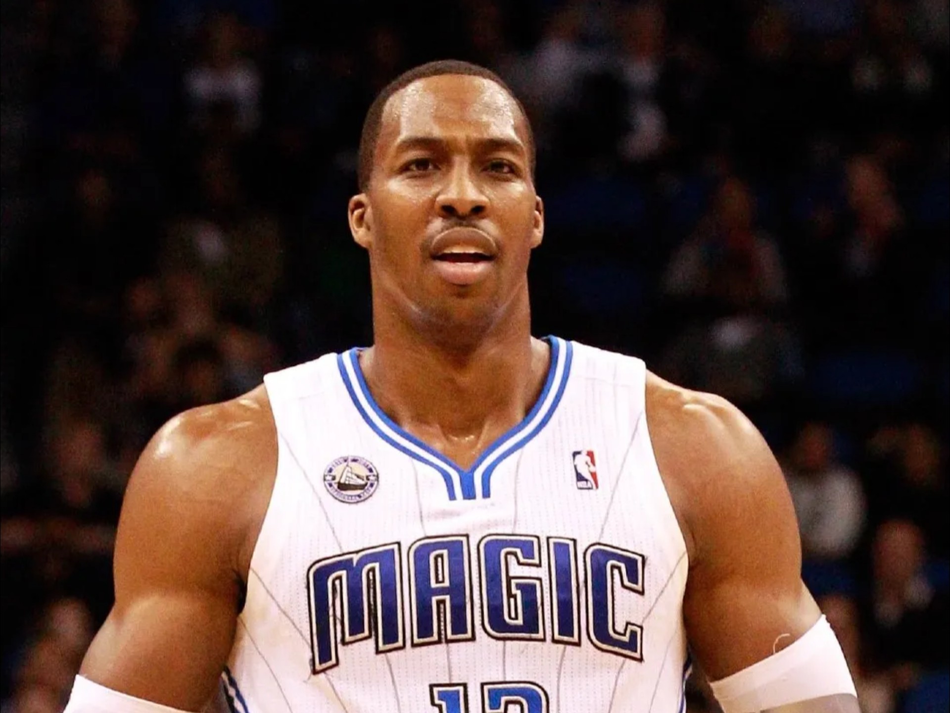 浓眉：我和欧文关系很亲密，迫不及待地想看到他真正回归球队（浓眉：与欧文交情深厚，盼他尽快全面回归球队）