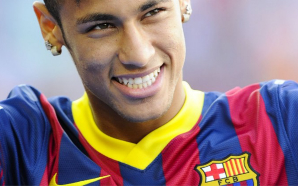 带队追赶！英格拉姆三分穿针 半节时间5中4独得10分（英格拉姆火力全开！半节三分5投4中砍下10分率队追分）