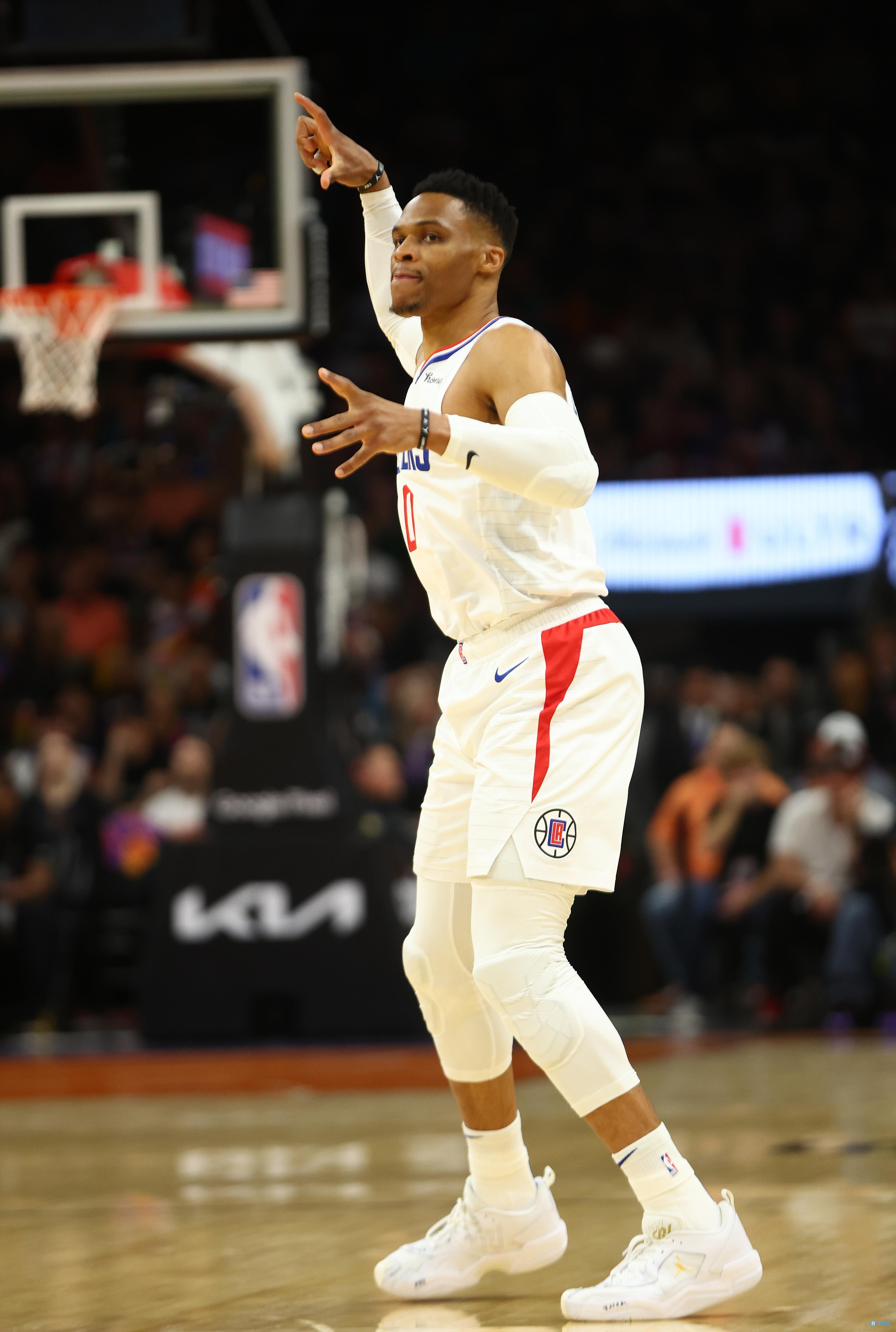 米切尔砍下48+4+4得分赛季新高，带队完成15分逆转（米切尔48+4+4刷新赛季得分新高，率队完成15分大逆转）