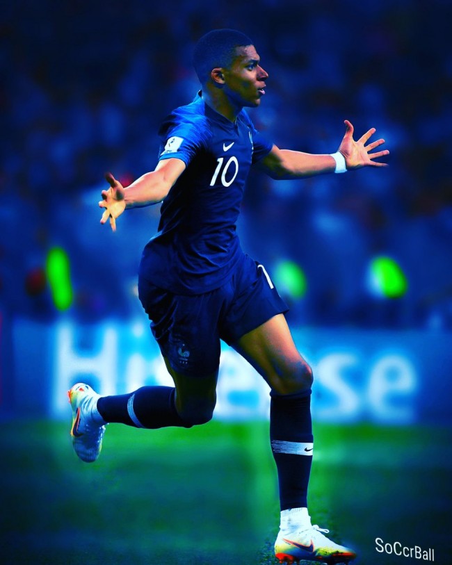 小贾伦·杰克逊半场11中9轰21分，次节6中6轰14分（小贾伦·杰克逊半场11投9中砍21分，次节6投6中再拿14分）