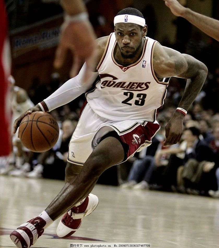 马宁入选2026世界杯候选裁判员培训名单，将经历最后一次考核（马宁入围2026年世界杯候选裁判员培训名单，迎来最终考核）