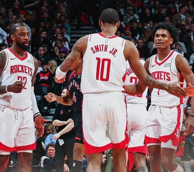 重创！皇马悍将伤缺两月 巴尔韦德或被迫改踢右后卫（噩耗！皇马大将伤停两个月 巴尔韦德或客串右后卫）