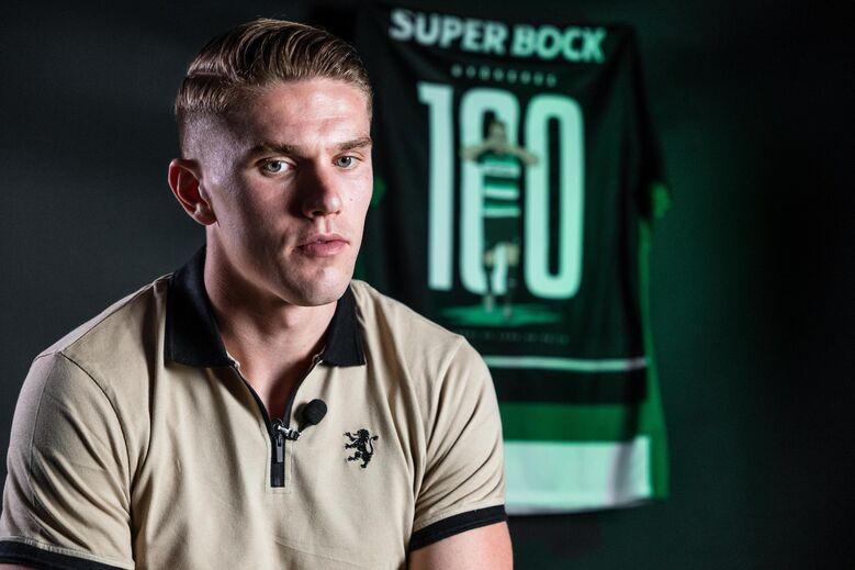 同样是前锋，差距太明显（同为前锋，高下立判）