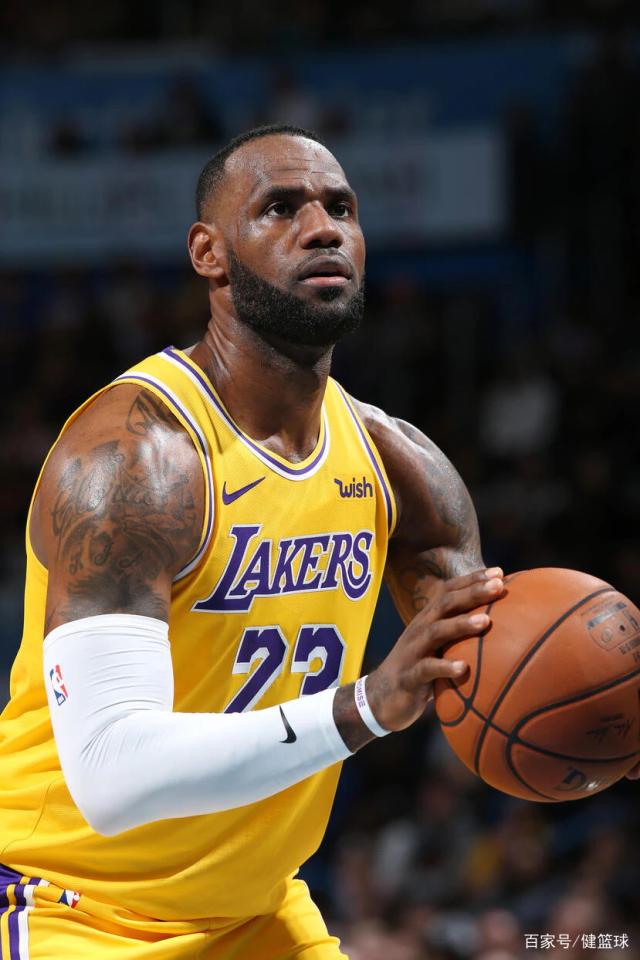 都体：尤文对洛博特卡感兴趣，但他更愿意接受来自国外的报价（都体：尤文相中洛博特卡，球员更倾向接受海外报价）