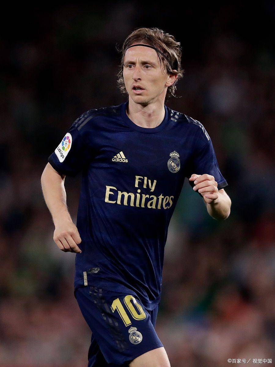 2-1,21岁英格兰新星绝杀,42岁德罗西率队胜乌迪内斯,迎意甲2连胜（2比1！21岁英格兰新星读秒绝杀，42岁德罗西率队击败乌迪内斯，收获意甲2连胜）