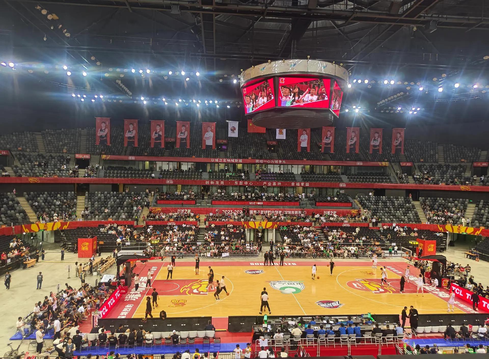 柏林联合vs弗赖堡：容诺夫、斯卡克首发，金特尔、格里福出战（柏林联合迎战弗赖堡：容诺夫、斯卡克先发，金特尔、格里福出场）