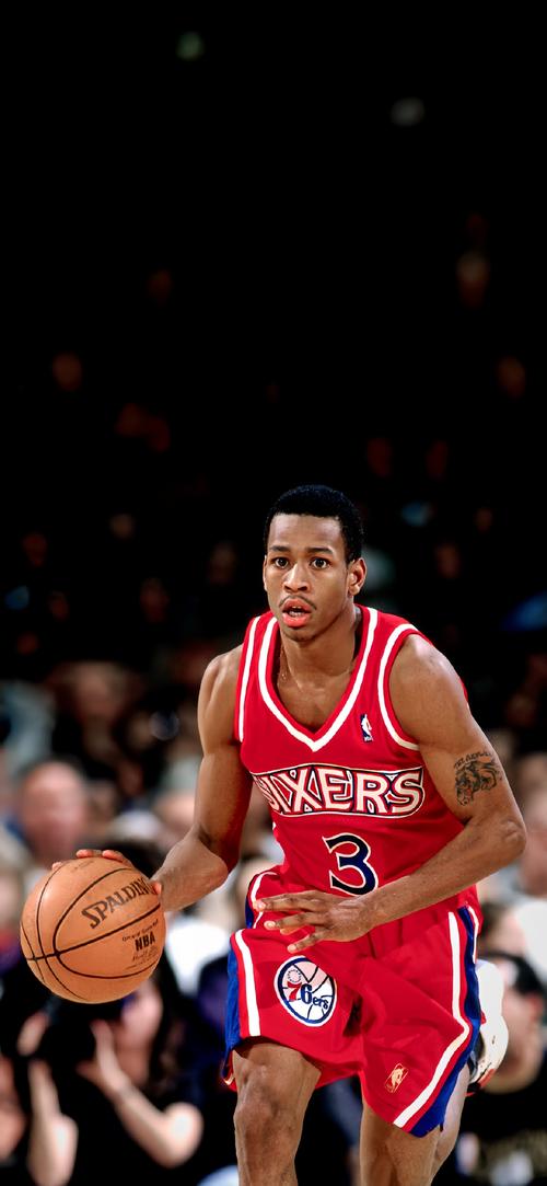 杜兰特关键中投命中，全场欢呼（杜兰特关键中距离一击命中，引爆全场）