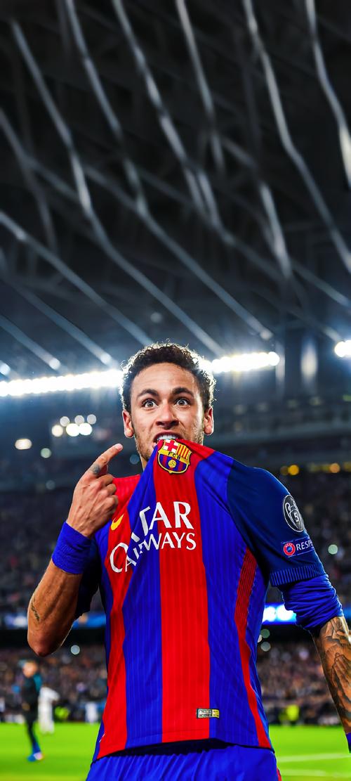 梅西职业生涯获得13座联赛冠军：西甲10冠、法甲2冠、美职联1冠（梅西生涯联赛13冠：西甲10冠、法甲2冠、美职联1冠）