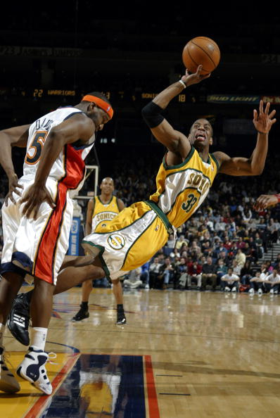 混团世界杯：国乒8-2法国，6连胜！王曼昱救4个局点，大胖惨遭逆转（混团世界杯国乒8-2法国豪取六连胜：王曼昱连救4个局点，樊振东遭逆转）