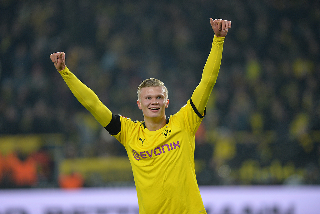 苏超决赛南通队vs泰州队：马宁担任主裁判，李贤成、巴特首发（苏超决赛：南通对阵泰州，马宁执法，李贤成与巴特首发）