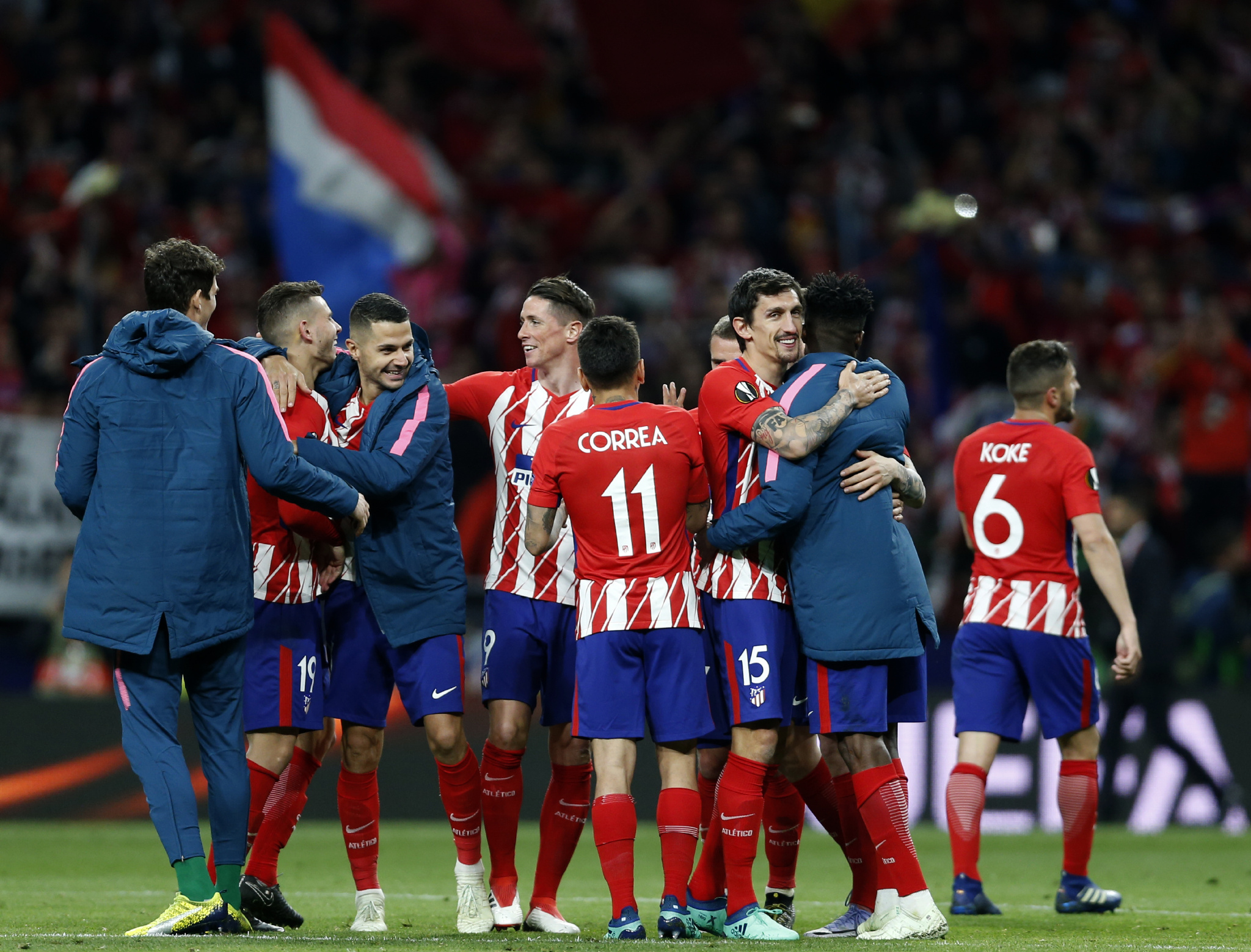 能否终结7连败？多诺万：怀特等4人可出战&3人有时间限制（7连败能否止住？多诺万称怀特等四将可出战，另有三人受出场时间限制）