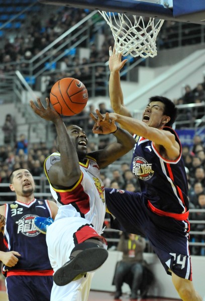 西甲联盟反驳皇马，指责其对最高法院的判决进行有偏见的解读（西甲联盟回击皇马，称其对最高法院裁决的解读存在偏见）